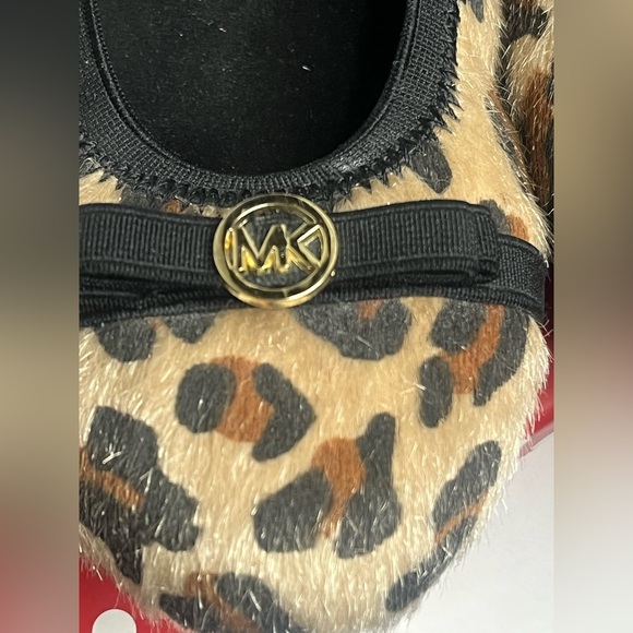 Like New MICHAEL KORS Rover Lux Cheetah Animal Print Flats with Gold Logo - Picture 8 of 14